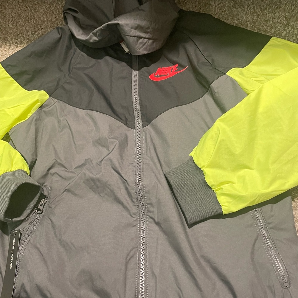 Boy Nike Pullover NWT